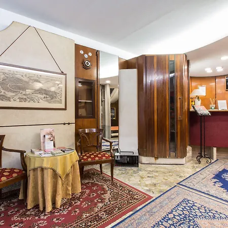 酒店 泰利罗莎大使酒店