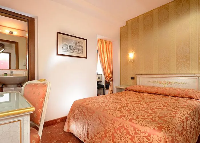 泰利罗莎大使酒店 酒店