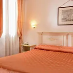 Ambassador Tre Rose Venezia