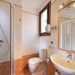 Ambassador Tre Rose Hotel 3*