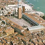 Ambassador Tre Rose Hotel