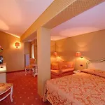 Hotel Ambassador Tre Rose
