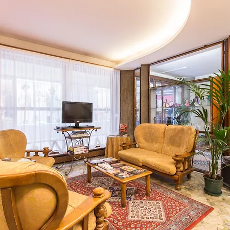 Ambassador Tre Rose Hotel