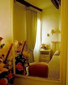 Ambassador Tre Rose Hotel Venise