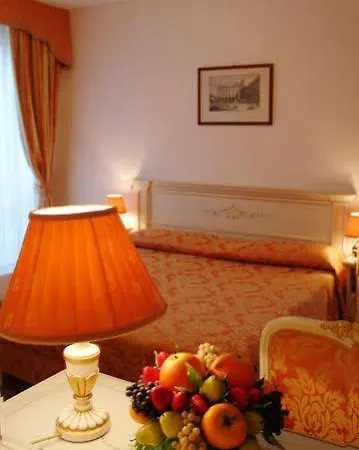 アンバサダー トレ ローゼ ヴェネツィア