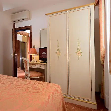 Ambassador Tre Rose Hotel Venezia