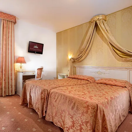 アンバサダー トレ ローゼ 3*