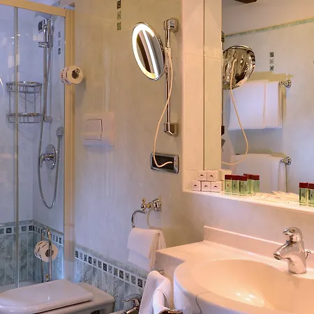 엠베서더스 트레 로즈 호텔 베니스