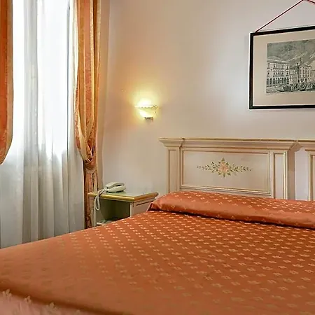 Hotell Ambassador Tre Rose