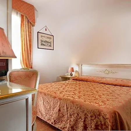 Hotell Ambassador Tre Rose Venedig