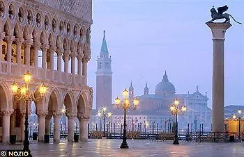 Hotel Ambassador Tre Rose Veneza