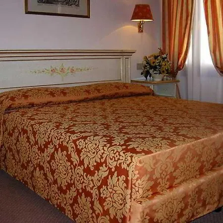 アンバサダー トレ ローゼ ホテル ヴェネツィア