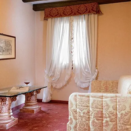 Hotel Ambassador Tre Rose Venezia