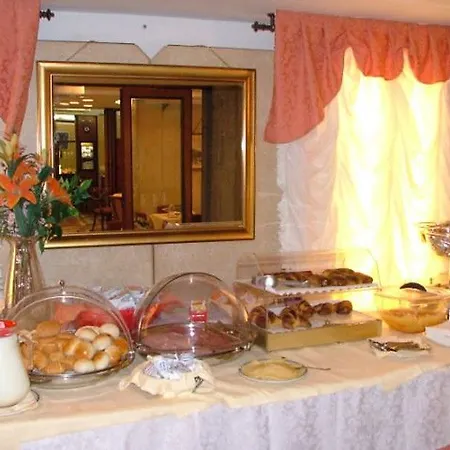 ホテル アンバサダー トレ ローゼ ヴェネツィア