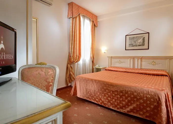 Ambassador Tre Rose Hotel 3*