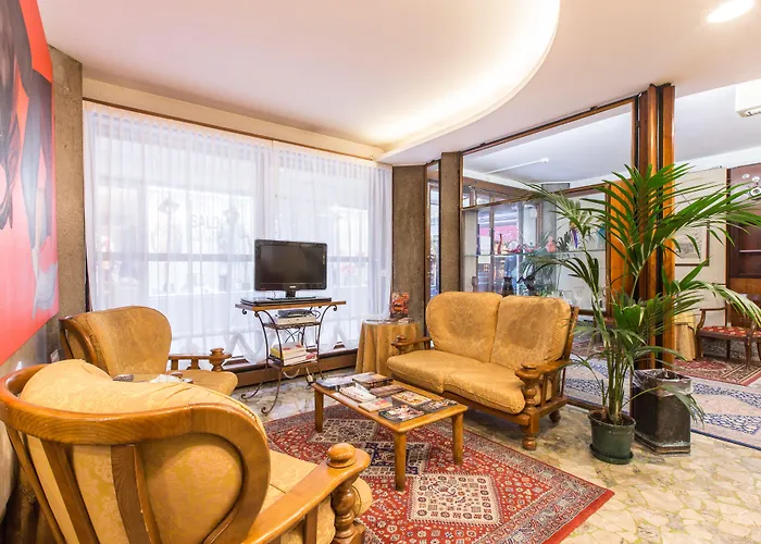 Ambassador Tre Rose Hotel