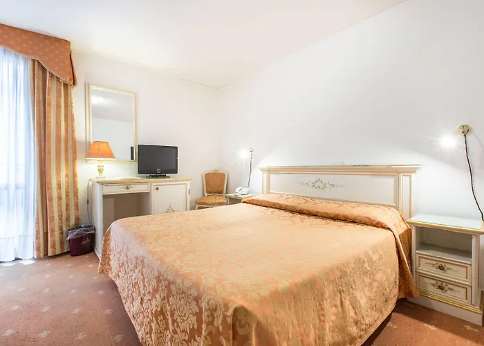 Ambassador Tre Rose Hotel