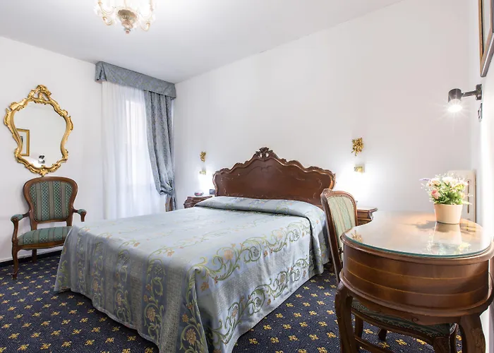 Ambassador Tre Rose Hotel 3*