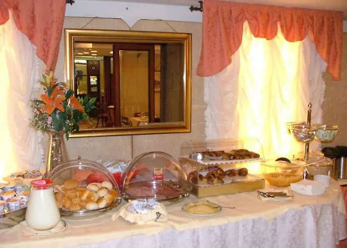 Hotel Ambassador Tre Rose Venice