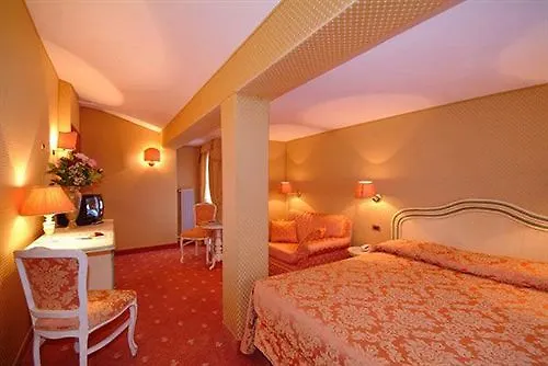 Hotel Ambassador Tre Rose