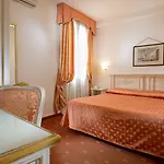 Ambassador Tre Rose Hotel Venecia