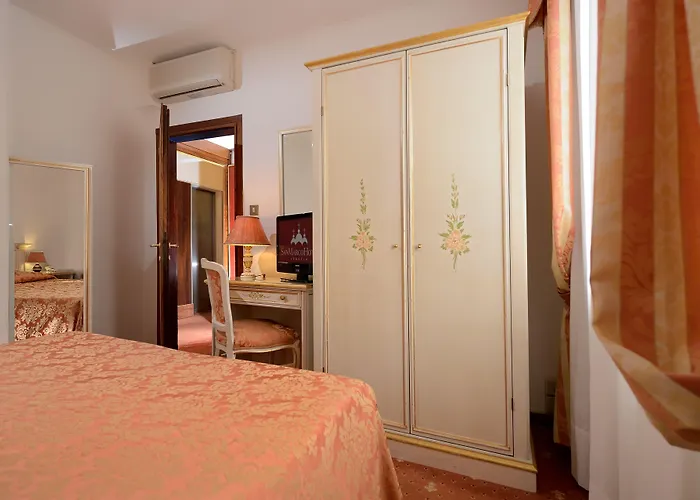 엠베서더스 트레 로즈