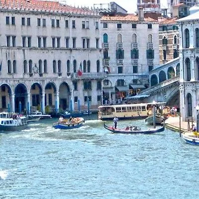 엠베서더스 트레 로즈