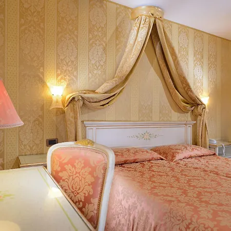 Hotell Ambassador Tre Rose