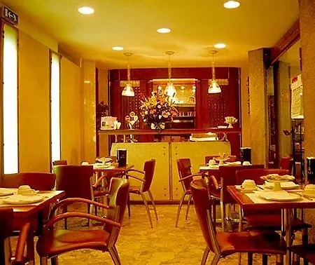 Hotell Ambassador Tre Rose 3*