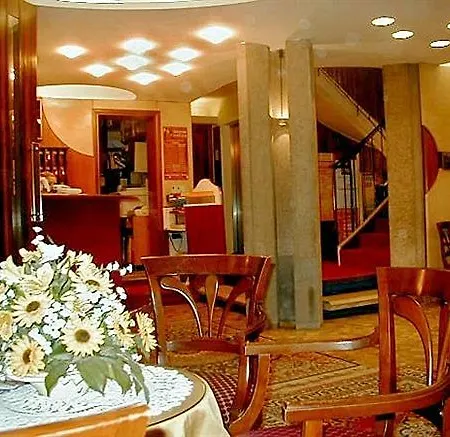 Hotell Ambassador Tre Rose 3*