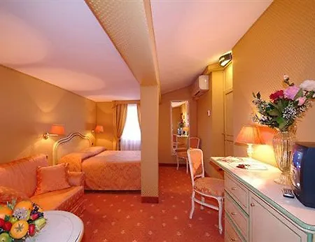 Hotell Ambassador Tre Rose