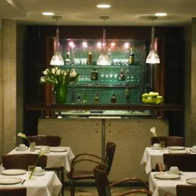 Ambassador Tre Rose Hotell 3*